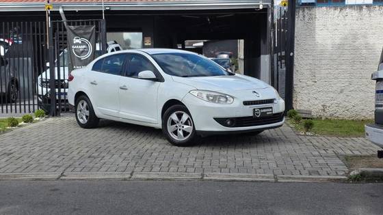 RENAULT FLUENCE 2.0 DYNAMIQUE 16V FLEX 4P AUTOMÁTICO